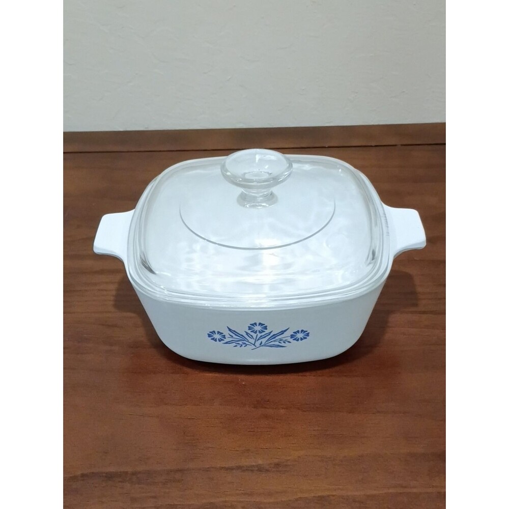 Corning Ware Blue Cornflower P-1 1/2-B 1 1/2 Quart Dish With Lid, Vintage 70s